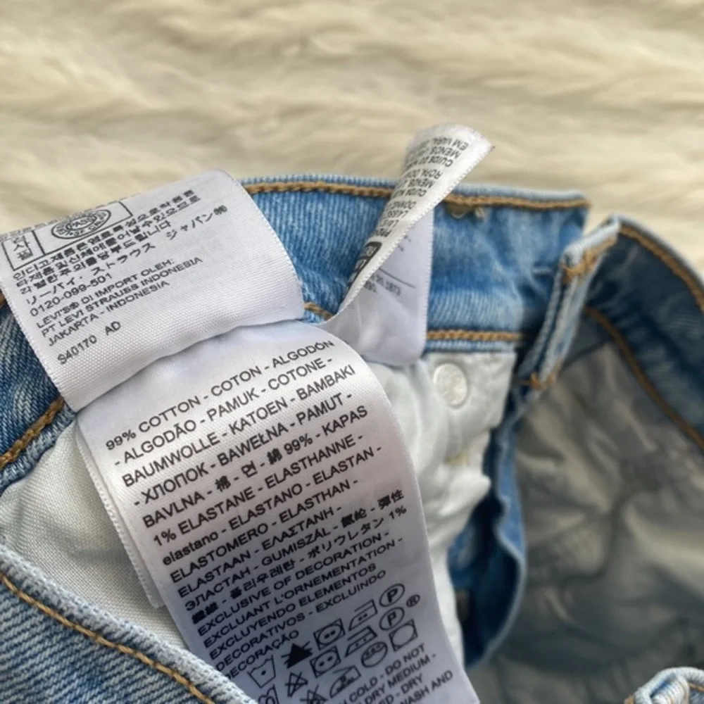 Levi’s |‎ Ribcage Denim Shorts